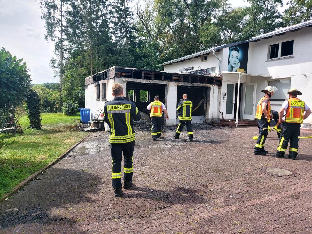 F 2 Brand Garage mit Pkw 2023 024